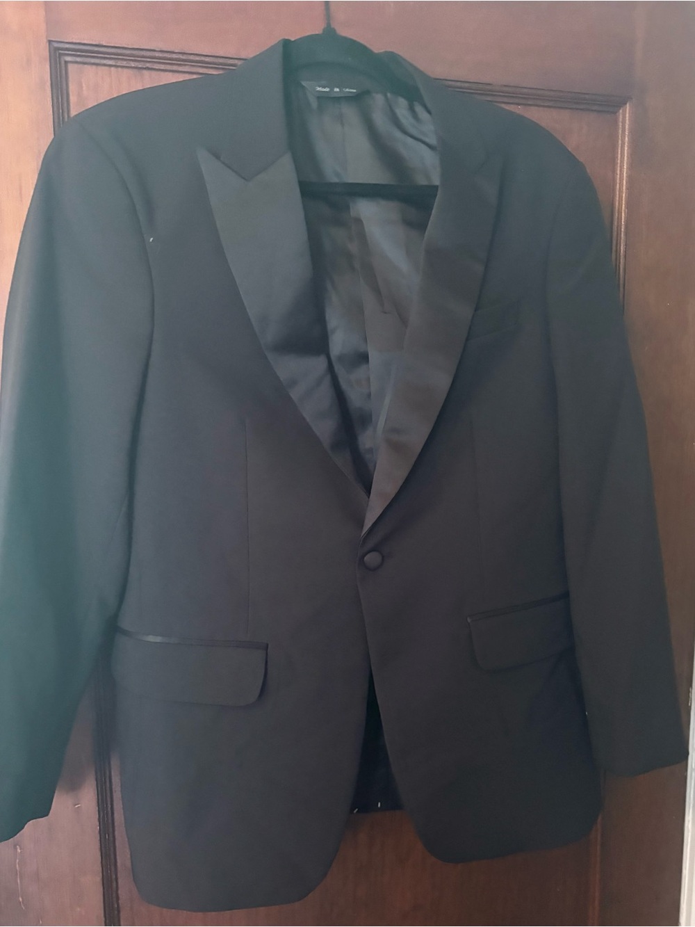 Classic Black Satin-Lapel Tuxedo Blazer